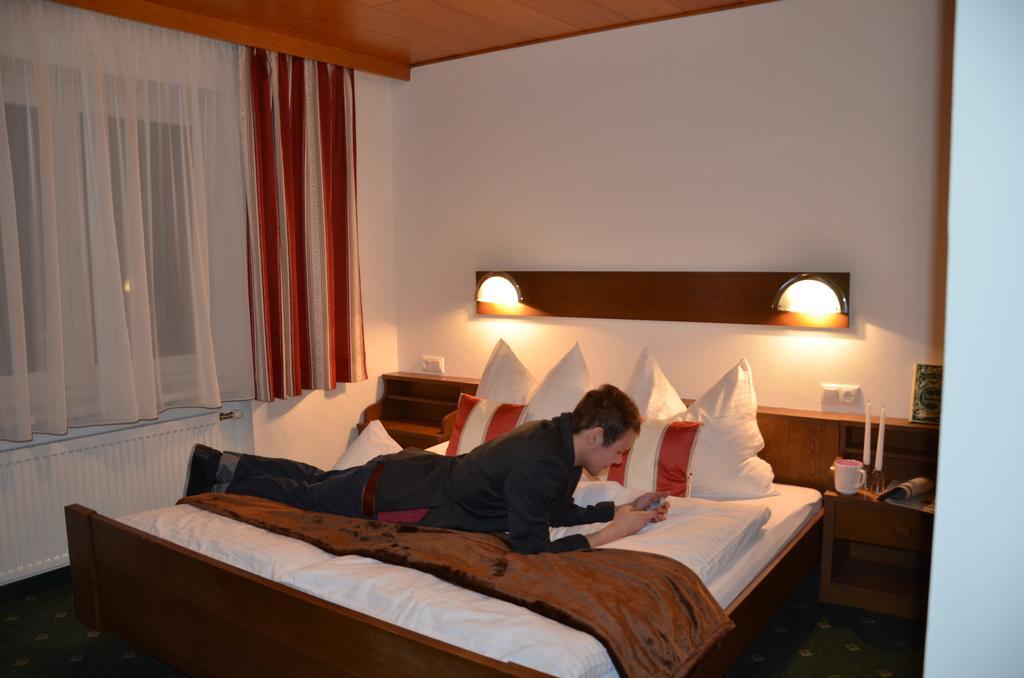 Haus Bergland Hotel Fieberbrunn Szoba fotó